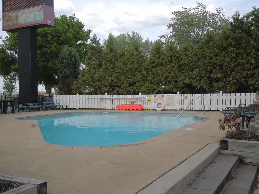 Ourguest Inn & Suites Downtown Port Clinton Bagian luar foto