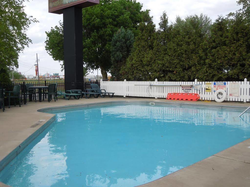 Ourguest Inn & Suites Downtown Port Clinton Bagian luar foto
